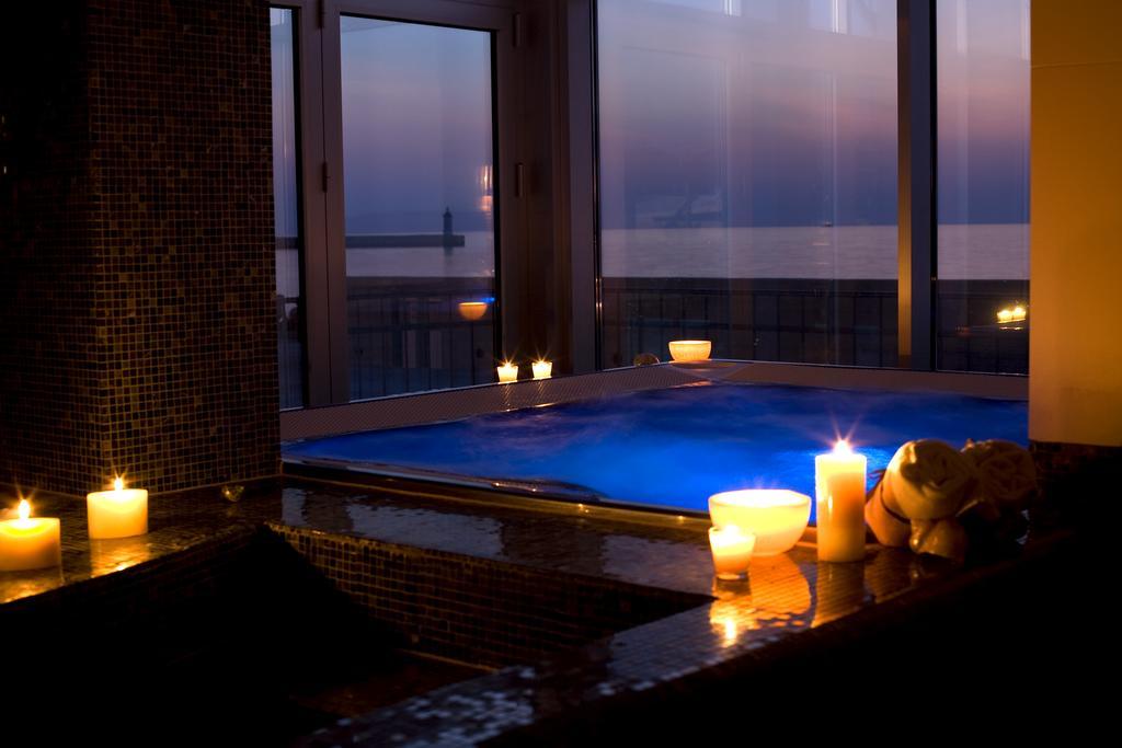 Familiensuite mit Balkon